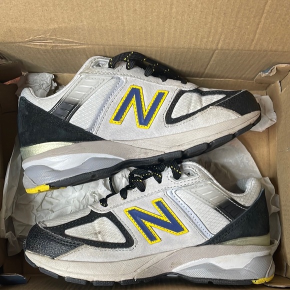 KIDS New Balance - Picture 9 of 9